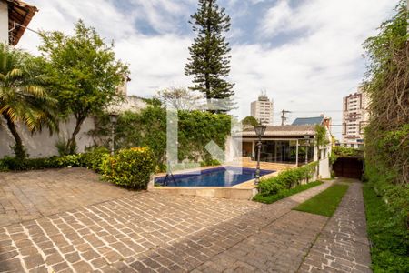 Casa para alugar com 297m², 3 quartos e 8 vagas Casa para alugar com 297m², 3 quartos e 8 vagasÁrea externa