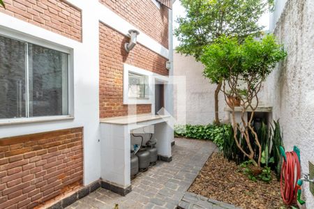 Casa para alugar com 297m², 3 quartos e 8 vagas Casa para alugar com 297m², 3 quartos e 8 vagasQuintal