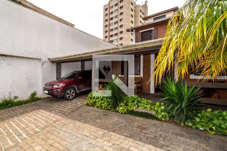 Casa para alugar com 297m², 3 quartos e 8 vagas Casa para alugar com 297m², 3 quartos e 8 vagasÁrea externa