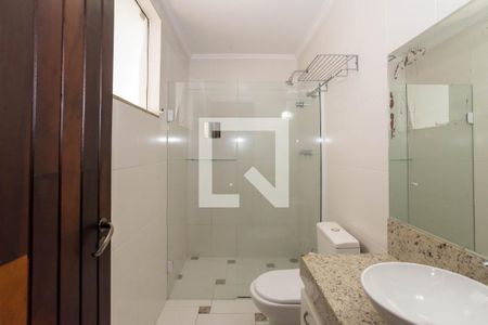 Casa para alugar com 297m², 3 quartos e 8 vagas Casa para alugar com 297m², 3 quartos e 8 vagasBanheiro da Suíte 3