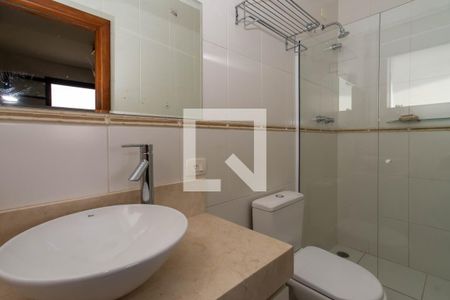 Casa para alugar com 297m², 3 quartos e 8 vagas Casa para alugar com 297m², 3 quartos e 8 vagasBanheiro da Suíte 1