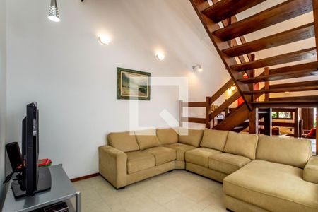 Sala de TV de casa para alugar com 3 quartos, 297m² em Vila Rosália, Guarulhos