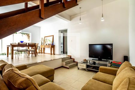 Sala de TV de casa para alugar com 3 quartos, 297m² em Vila Rosália, Guarulhos