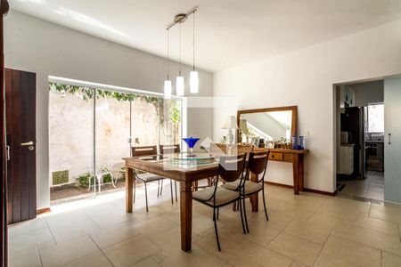Casa para alugar com 297m², 3 quartos e 8 vagas Casa para alugar com 297m², 3 quartos e 8 vagasSala de Jantar