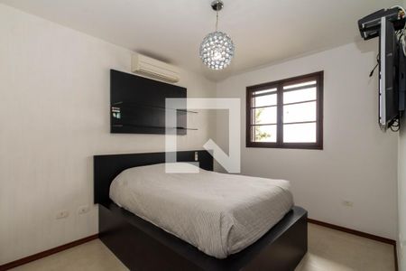 Casa para alugar com 297m², 3 quartos e 8 vagas Casa para alugar com 297m², 3 quartos e 8 vagasSuíte 2