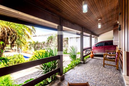 Casa para alugar com 297m², 3 quartos e 8 vagas Casa para alugar com 297m², 3 quartos e 8 vagasVaranda