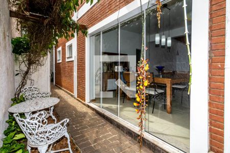 Casa para alugar com 297m², 3 quartos e 8 vagas Casa para alugar com 297m², 3 quartos e 8 vagasÁrea externa