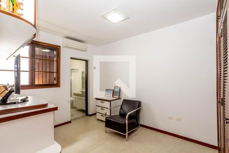 Casa para alugar com 297m², 3 quartos e 8 vagas Casa para alugar com 297m², 3 quartos e 8 vagasSuíte 3