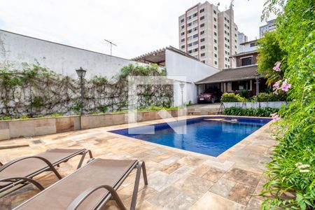 Casa para alugar com 297m², 3 quartos e 8 vagas Casa para alugar com 297m², 3 quartos e 8 vagasPiscina