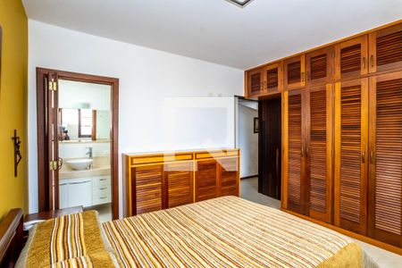 Casa para alugar com 297m², 3 quartos e 8 vagas Casa para alugar com 297m², 3 quartos e 8 vagasSuíte 1