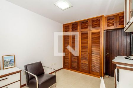 Casa para alugar com 297m², 3 quartos e 8 vagas Casa para alugar com 297m², 3 quartos e 8 vagasSuíte 3