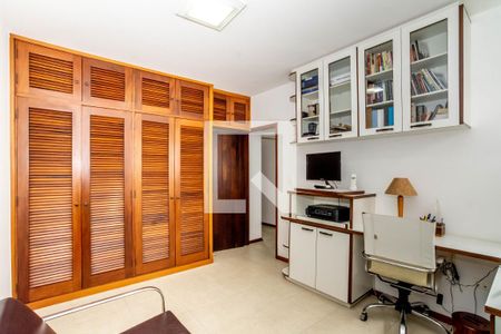 Casa para alugar com 297m², 3 quartos e 8 vagas Casa para alugar com 297m², 3 quartos e 8 vagasSuíte 3