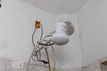 Casa à venda com 400m², 6 quartos e 6 vagas Casa à venda com 400m², 6 quartos e 6 vagasChuveiro