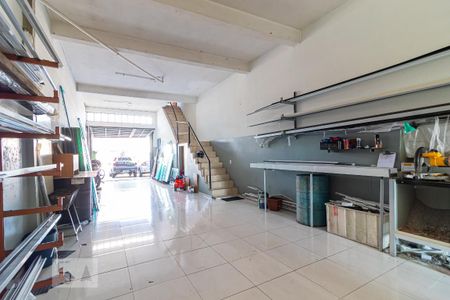 Casa à venda com 400m², 6 quartos e 6 vagas Casa à venda com 400m², 6 quartos e 6 vagasGaragem