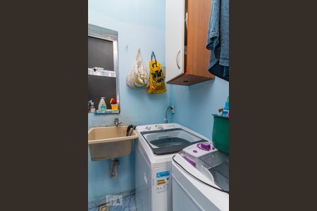 Casa à venda com 400m², 6 quartos e 6 vagas Casa à venda com 400m², 6 quartos e 6 vagasCasa 2 - Área de serviço