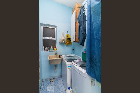 Casa à venda com 400m², 6 quartos e 6 vagas Casa à venda com 400m², 6 quartos e 6 vagasCasa 2 - Área de serviço