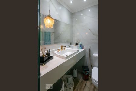 Casa de condomínio à venda com 120m², 3 quartos e 2 vagasBanheiro da Suíte