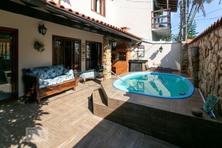 Casa de condomínio à venda com 120m², 3 quartos e 2 vagasPiscina