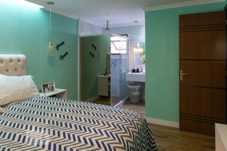 Casa de condomínio à venda com 120m², 3 quartos e 2 vagasBanheiro da Suíte