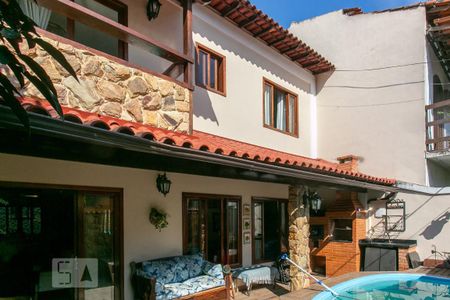 Casa de condomínio à venda com 120m², 3 quartos e 2 vagasFachada