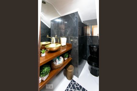 Casa de condomínio à venda com 120m², 3 quartos e 2 vagasLavabo