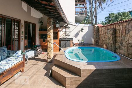 Casa de condomínio à venda com 120m², 3 quartos e 2 vagasPiscina