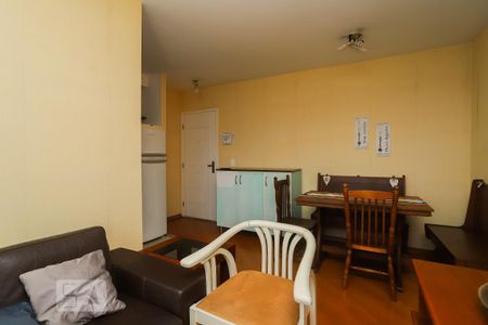 Sala de apartamento para alugar com 2 quartos, 51m² em Vila Anastácio, São Paulo