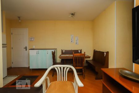 Sala de apartamento para alugar com 2 quartos, 51m² em Vila Anastácio, São Paulo