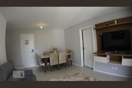 Sala de apartamento para alugar com 1 quarto, 66m² em Jacarepaguá, Rio de Janeiro