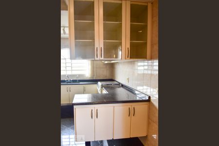 Casa para alugar com 180m², 3 quartos e 2 vagas Casa para alugar com 180m², 3 quartos e 2 vagasCozinha - Armários