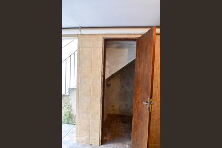 Casa para alugar com 180m², 3 quartos e 2 vagas Casa para alugar com 180m², 3 quartos e 2 vagasComodo a baixo da escada