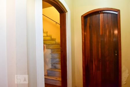 Acesso a Sala  de casa para alugar com 3 quartos, 180m² em Vila do Castelo, São Paulo