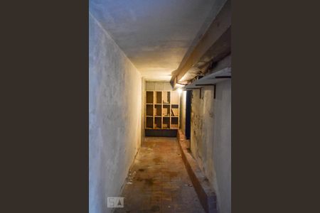 Casa para alugar com 180m², 3 quartos e 2 vagas Casa para alugar com 180m², 3 quartos e 2 vagasComodo a baixo da escada