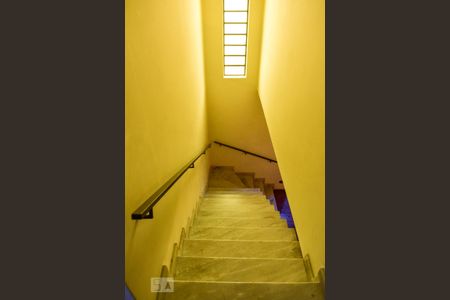 Casa para alugar com 180m², 3 quartos e 2 vagas Casa para alugar com 180m², 3 quartos e 2 vagasAcesso aos dormitórios