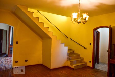 Casa para alugar com 3 quartos, 180m² em Vila do Castelo, São Paulo