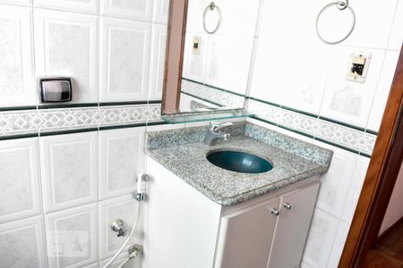 Casa para alugar com 180m², 3 quartos e 2 vagas Casa para alugar com 180m², 3 quartos e 2 vagasBanheiro Social