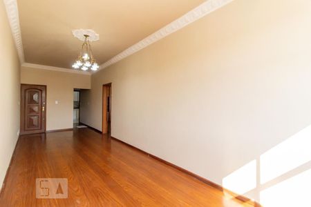 Sala de apartamento para alugar com 2 quartos, 100m² em Jardim Guanabara, Rio de Janeiro