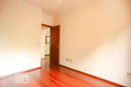 Quarto 1 de apartamento para alugar com 2 quartos, 75m² em Auxiliadora, Porto Alegre