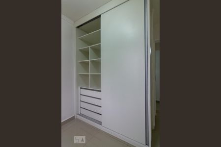 Apartamento à venda com 62m², 2 quartos e 1 vagaQuarto 2 - Armários