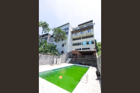 Casa para alugar com 280m², 4 quartos e 3 vagas Casa para alugar com 280m², 4 quartos e 3 vagasÁrea comum - Piscina
