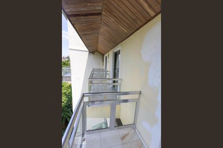 Casa para alugar com 280m², 4 quartos e 3 vagas Casa para alugar com 280m², 4 quartos e 3 vagasVaranda