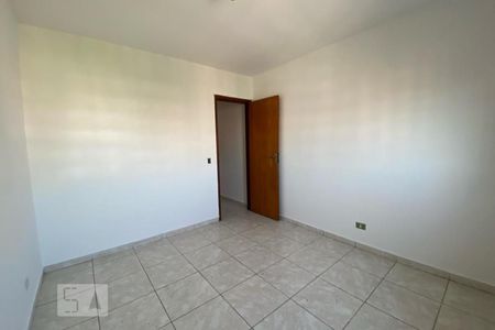 Quarto 1 de casa à venda com 2 quartos, 67m² em Parque Industrial das Oliveiras, Taboão da Serra