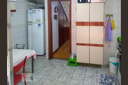 Casa à venda com 120m², 3 quartos e 2 vagas Casa à venda com 120m², 3 quartos e 2 vagasCozinha