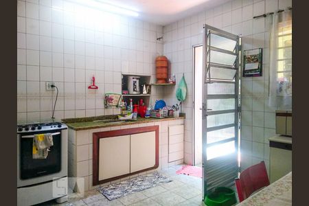 Casa à venda com 120m², 3 quartos e 2 vagas Casa à venda com 120m², 3 quartos e 2 vagasCozinha