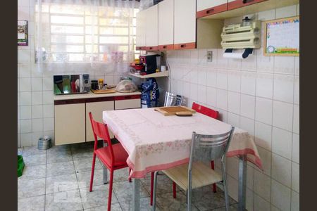 Casa à venda com 120m², 3 quartos e 2 vagas Casa à venda com 120m², 3 quartos e 2 vagasCozinha