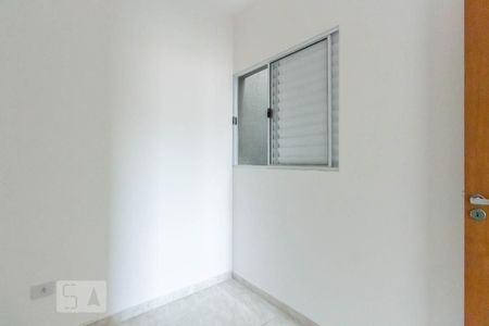 Quarto 2 de apartamento para alugar com 2 quartos, 38m² em Jardim Lajeado, São Paulo