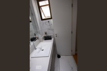 Apartamento à venda com 154m², 4 quartos e 3 vagasBanheiro 2