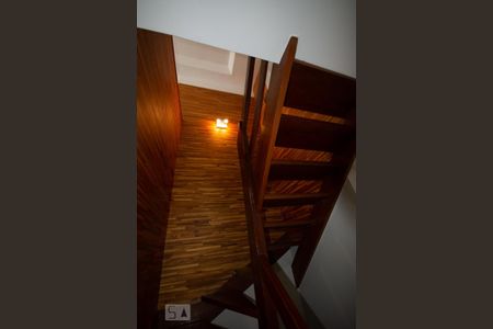 Apartamento à venda com 154m², 4 quartos e 3 vagasEscada