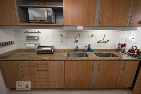 Apartamento à venda com 154m², 4 quartos e 3 vagasCozinha