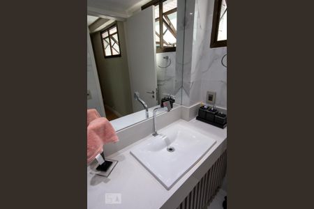 Apartamento à venda com 154m², 4 quartos e 3 vagasBanheiro 2